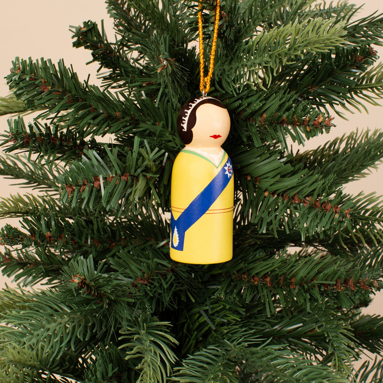 Peg Ornament - Queen